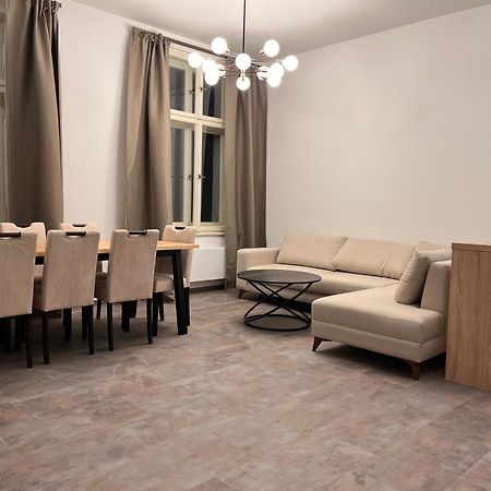 Pearl Bee Deluxe Suites Plzeň Buitenkant foto