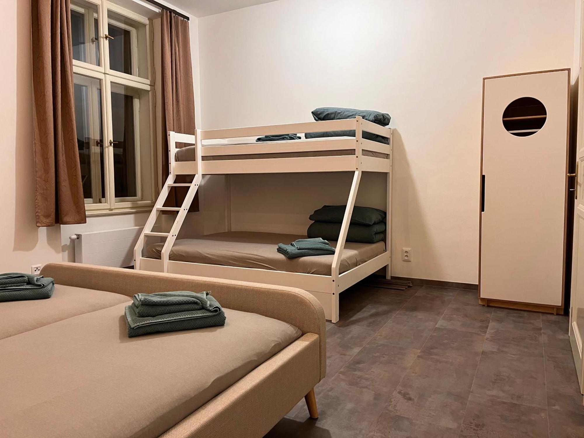 Pearl Bee Deluxe Suites Plzeň Buitenkant foto