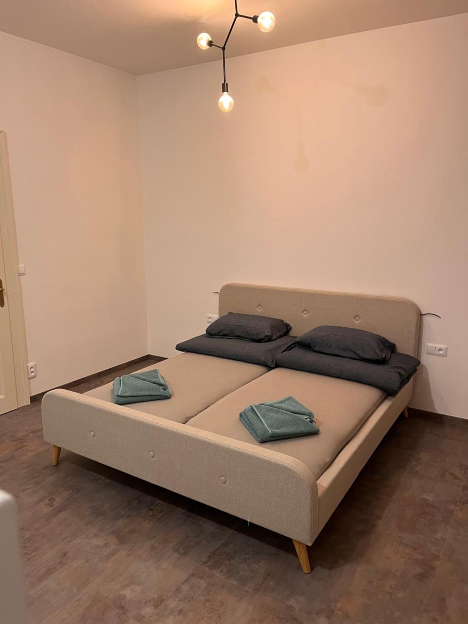 Pearl Bee Deluxe Suites Plzeň Buitenkant foto